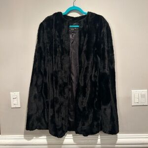 Donna Salyers Fabulous Furs Black cape (Fake fur)